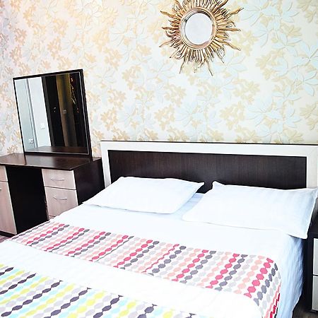 Luxury Palace Apartment ビシュケク エクステリア 写真