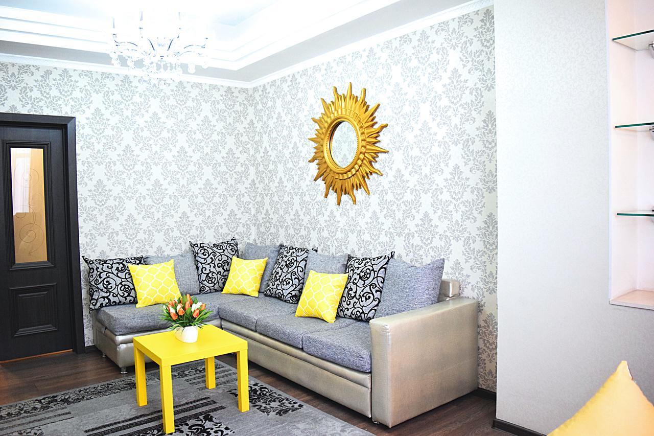 Luxury Palace Apartment ビシュケク エクステリア 写真