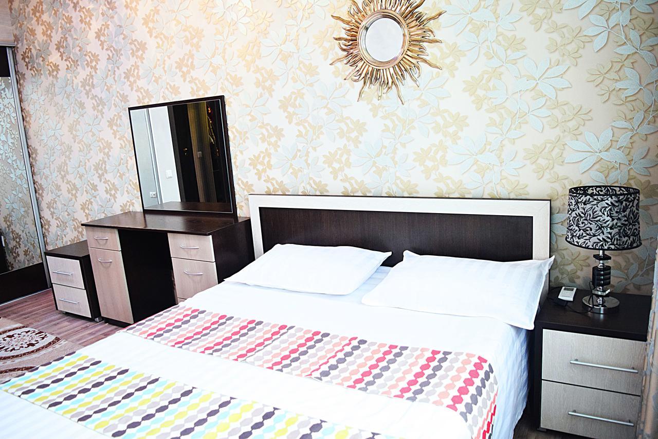 Luxury Palace Apartment ビシュケク エクステリア 写真